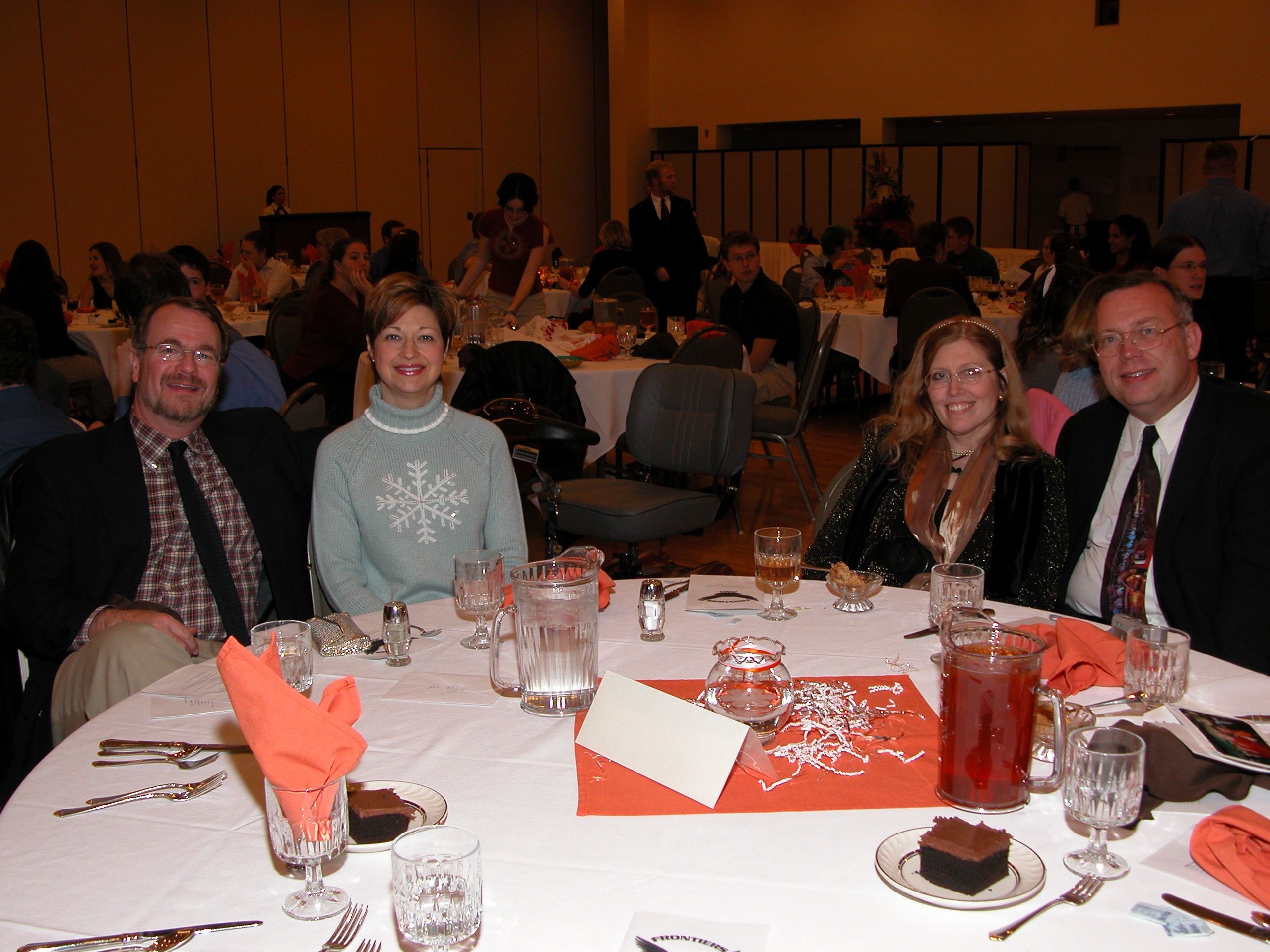  Dr. Moss and Kathy Moss, with Dean Richard Kennell and Mrs. Kennell, at FMB Banquet (photo: Bill Hayward) 