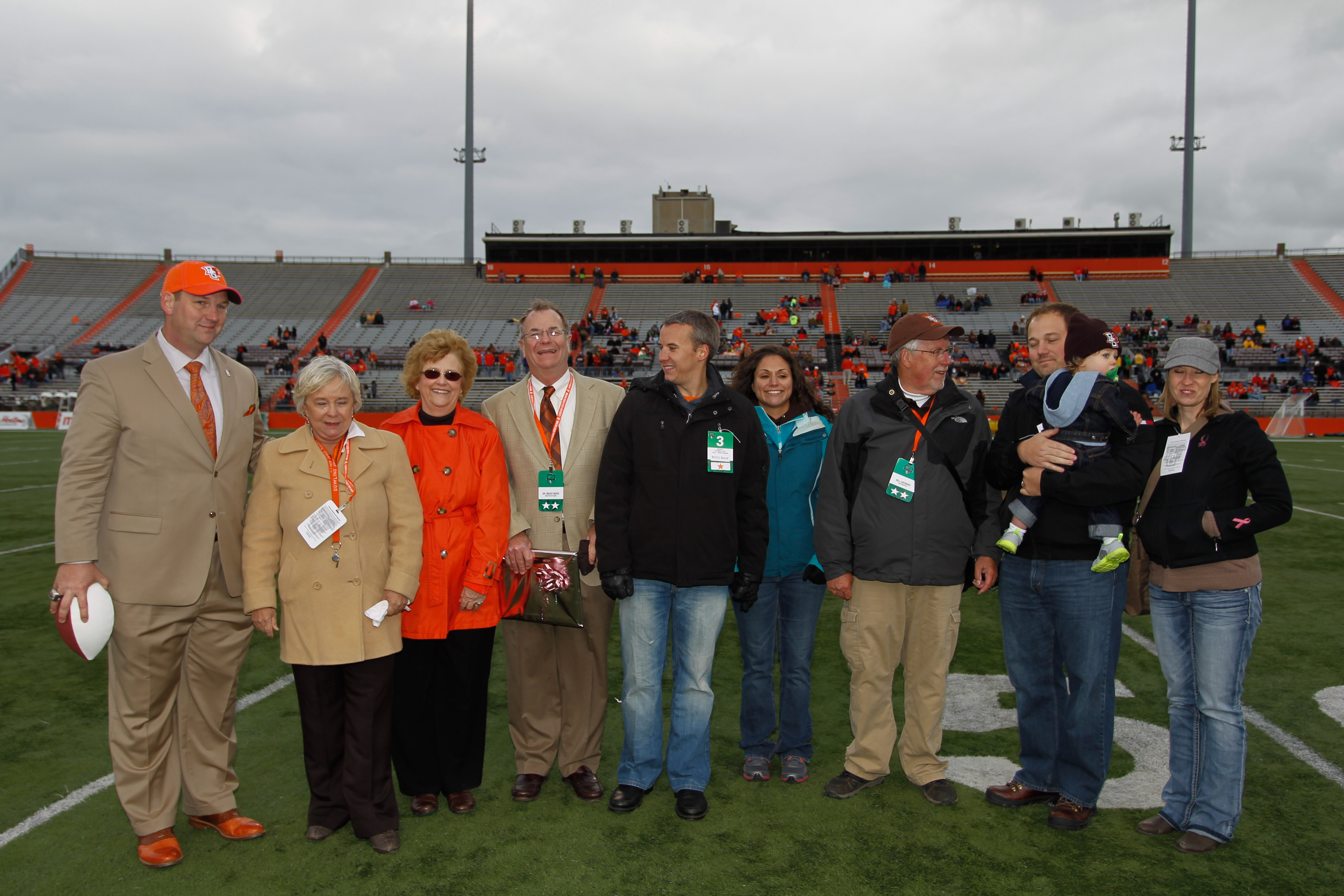  Dr. Moss with Dr. Hayward, BGSU President Mary Ellen Mazy, BGSU Athletic Director Chris Kingston, and the Hayward family at Doyt Perry Stadium for Dr. Hayward's final home football game (Oct. 2014) 